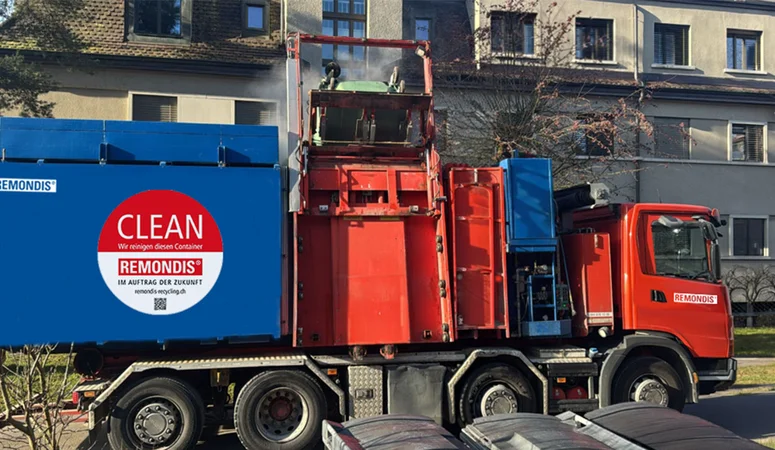 Fahrzeug bei der Containerreinigung Schweiz