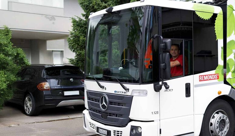 Mitarbeiter im Lkw in Zürich